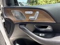 Vue des boutons de commande des sièges électriques