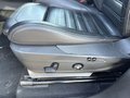 Vue des boutons de commande des sièges électriques