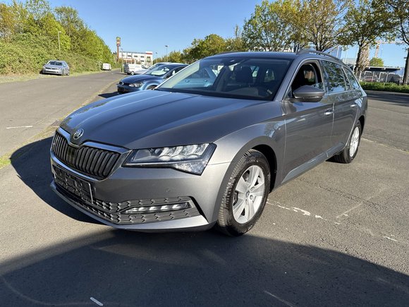 Vue de l’avant gauche