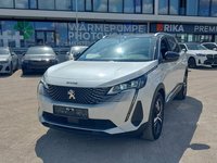 Pogled levo spredaj