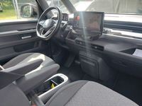Вид на салон