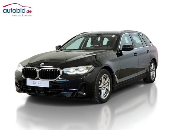 Skats no kreisās puses priekšā