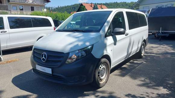 Pogled od napred levo