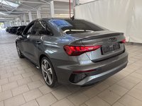 Skats no kreisās puses aizmugurē