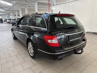 Вид сзади слева