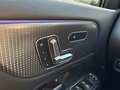 Vue des boutons de commande des sièges électriques