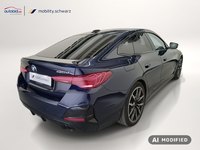 Pogled desno zadaj