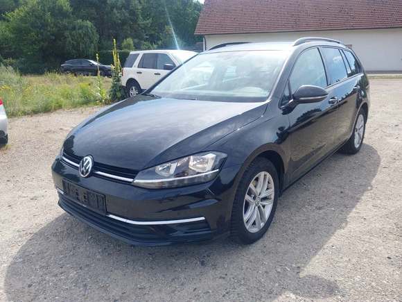Pogled levo spredaj