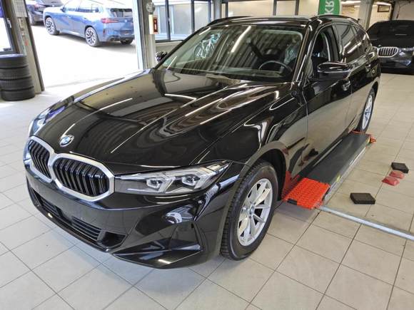 Вид спереди слева