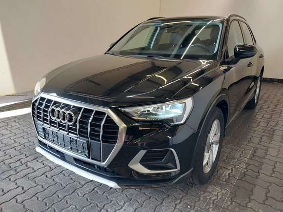 Skats no kreisās puses priekšā