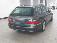 Pogled straga desno