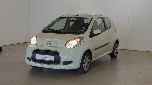 Pogled levo spredaj