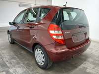 Pogled levo zadaj