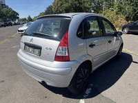 Pogled od pozadi desno