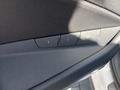 Vue des boutons de commande des sièges électriques