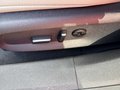 Vue des boutons de commande des sièges électriques