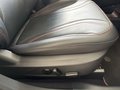 Vue des boutons de commande des sièges électriques