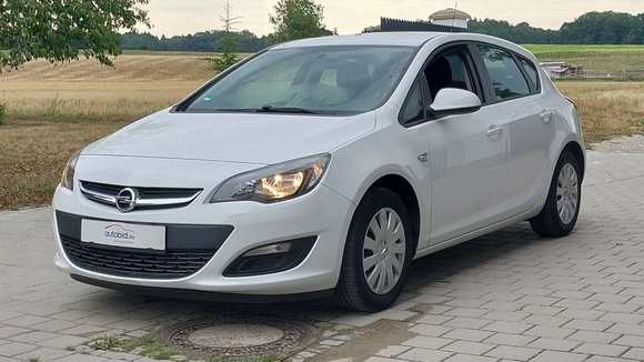 Pogled levo spredaj