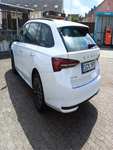Vue de l’arrière gauche