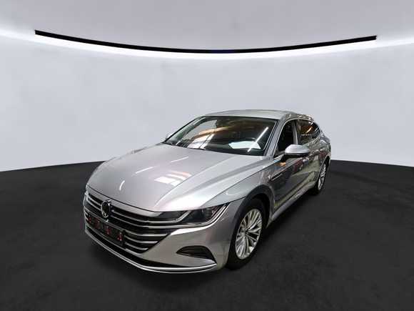 Pogled levo spredaj