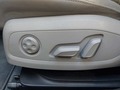 Vue des boutons de commande des sièges électriques