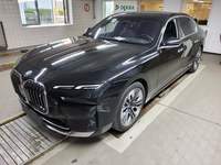 Изглед отпред отляво