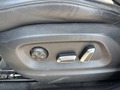 Vue des boutons de commande des sièges électriques
