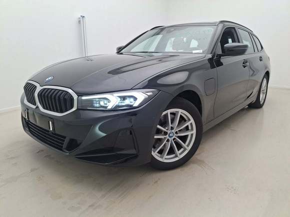 Вид спереди слева