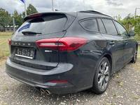 Pogled od pozadi desno