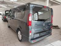Pogled levo zadaj