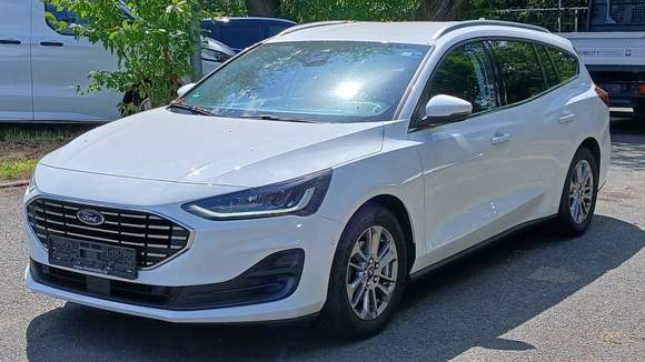 Pogled levo spredaj
