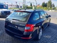 Pogled od pozadi desno