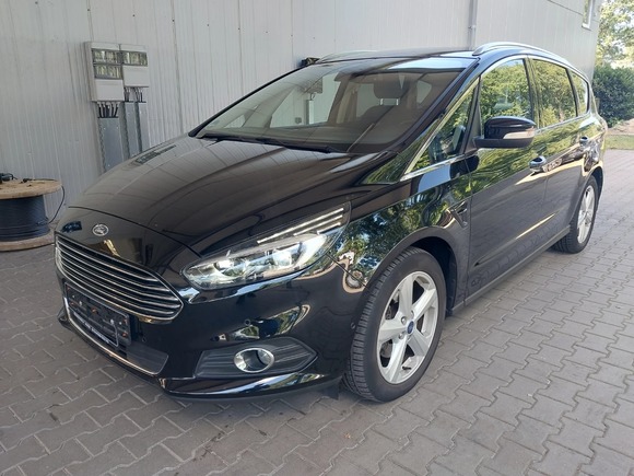 Pogled od napred levo