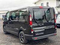Вид сзади слева