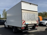 Вид сзади слева