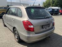 Pogled od pozadi levo