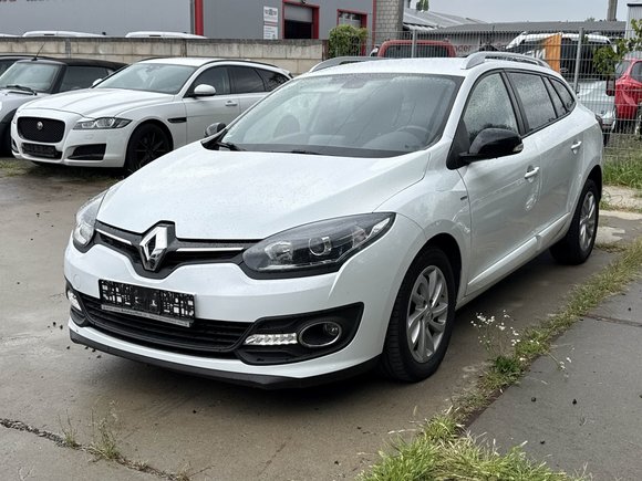Pogled levo spredaj