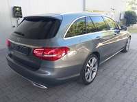 Pogled od pozadi desno