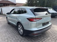 Pogled od pozadi levo