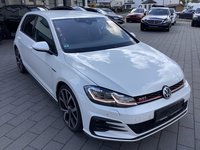 Skats no labās puses priekšā