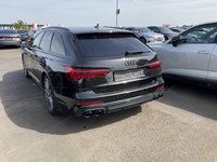 Skats no kreisās puses aizmugurē