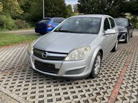 Pogled levo spredaj