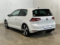 Pogled levo zadaj