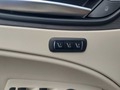 Vue des boutons de commande des sièges électriques