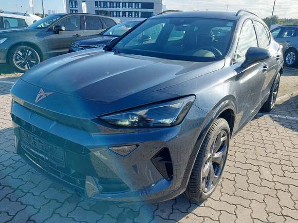 Pogled levo spredaj
