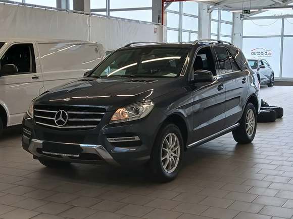 View front left
