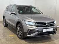 Pogled sprijeda desno