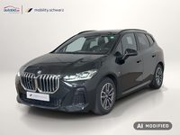 Pogled levo spredaj