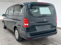 Pogled od pozadi levo