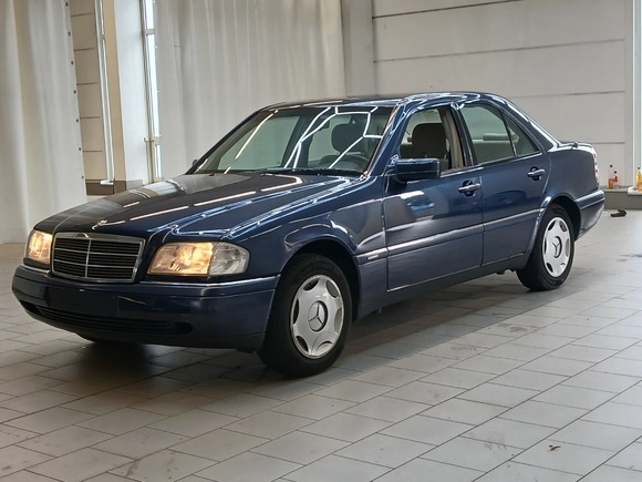 View front left